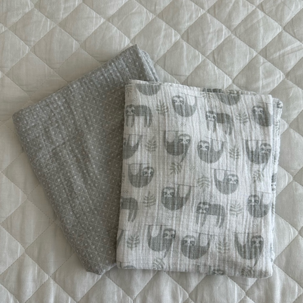 Le Petit Swaddles x2